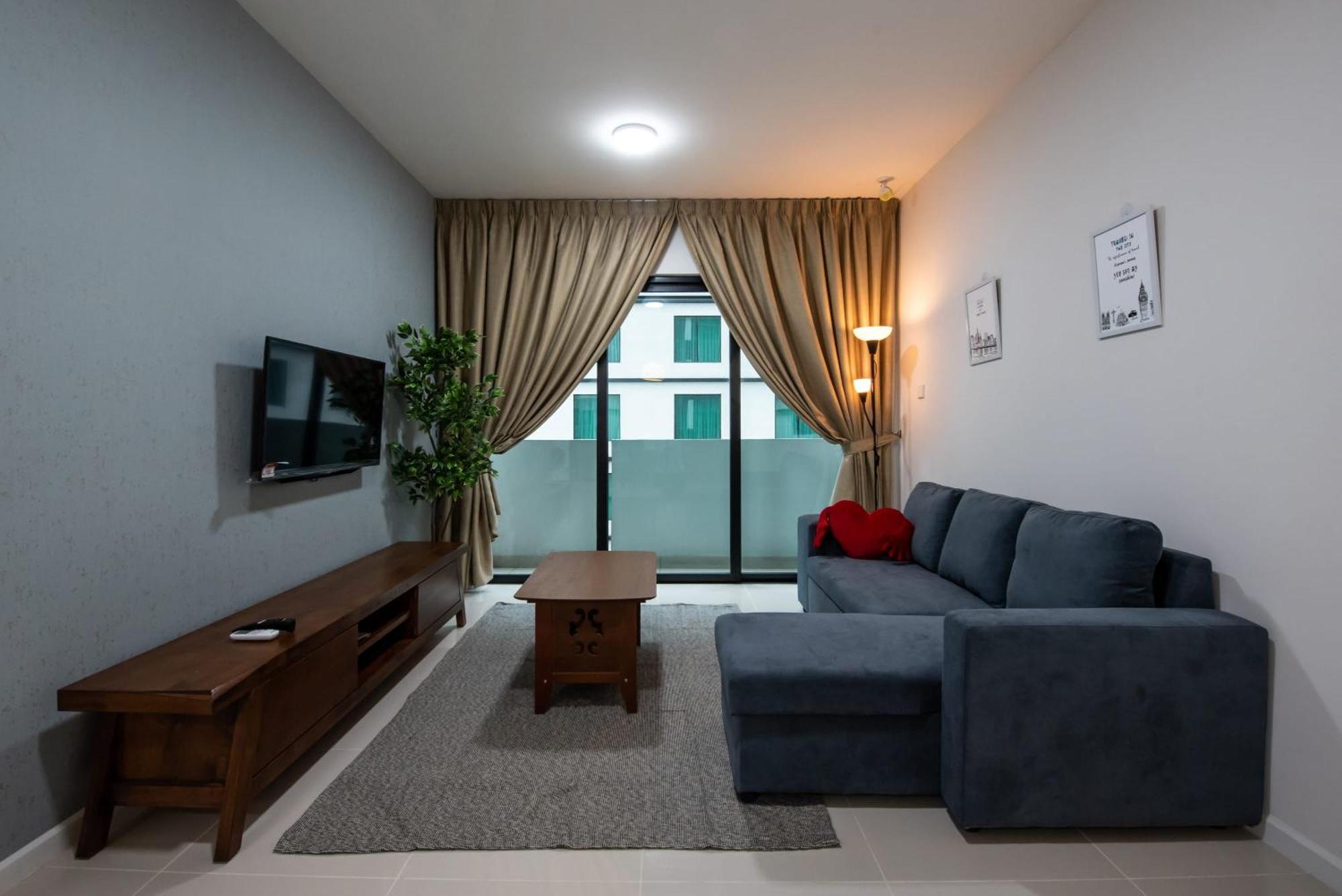 A Cozy & Stylish At Suasana Jb Apartment